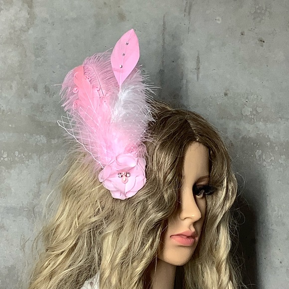 🌸 FLOWER FASCINATOR BOHO FEATHER BOHEMIAN BURLESQUE CLIP HAIR PIECE SHOW GIRL - Picture 4 of 7